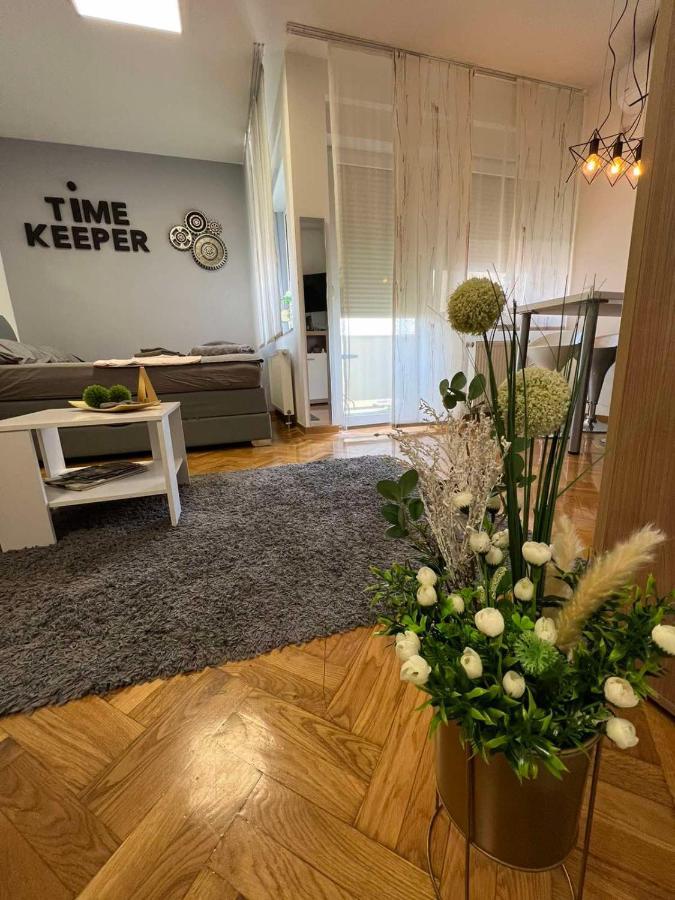 Time Keeper - Self Check In * Osijek